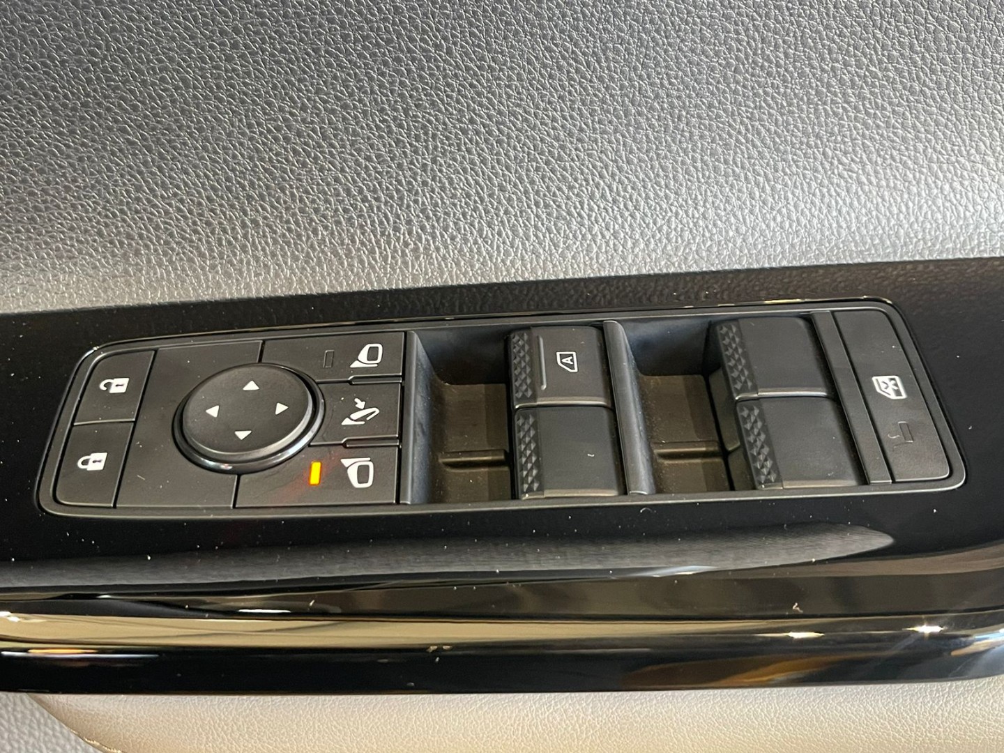 198794aa-a643-440e-b4f5-18d646b6f3ee