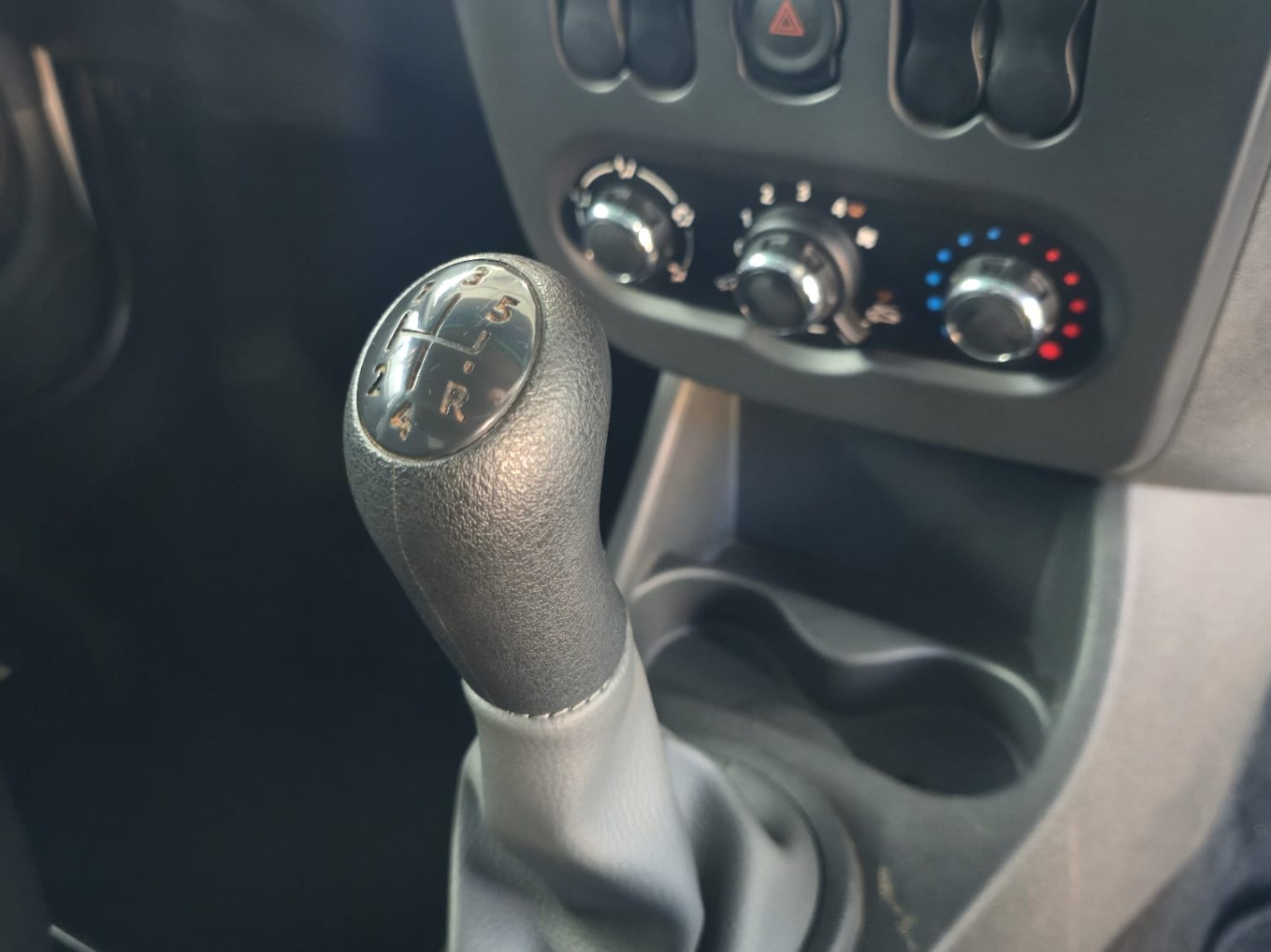 594bf290-9b74-43f7-bc78-4a841577a250