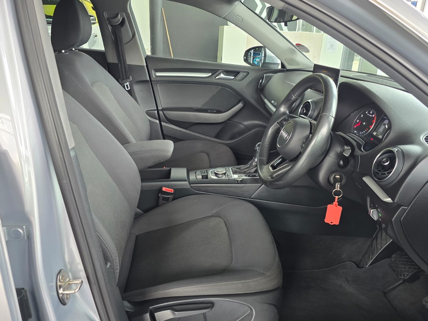 b04fd15e-d0db-43ff-9ed7-1528b21a045e