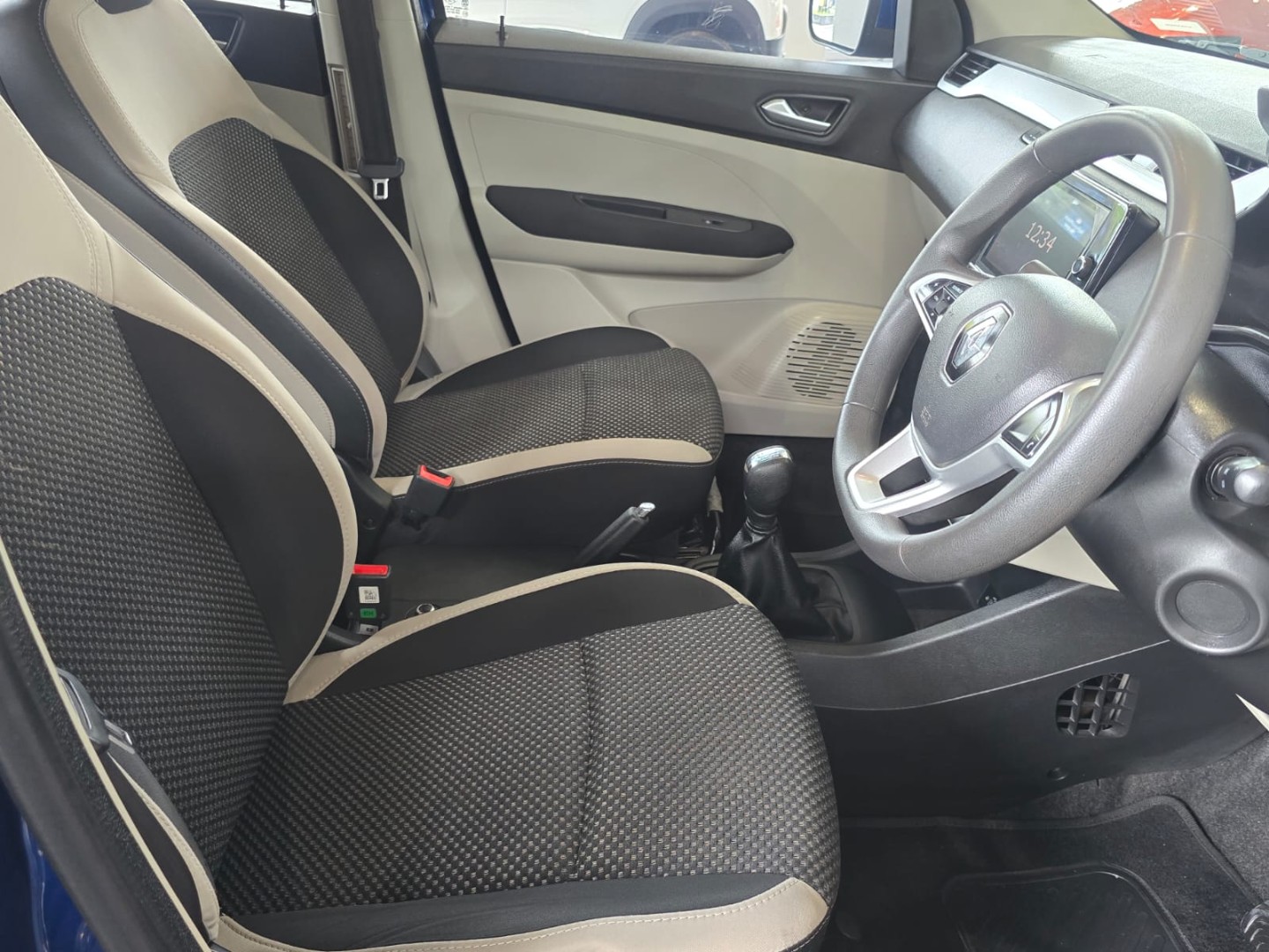 1f54844e-8a31-473b-b240-93e7843fa8d4