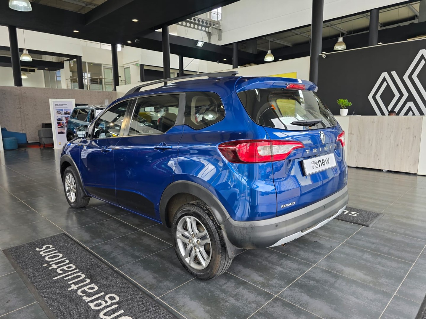 eb5ee2d4-de8a-49fc-a9b8-27ea3c584e6a