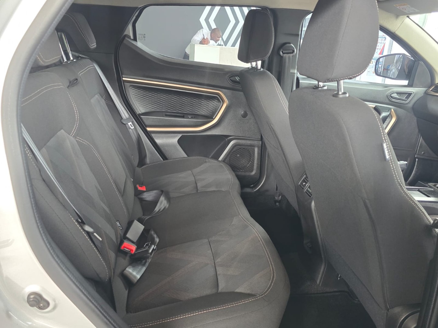 3988e131-fedc-415f-9868-9e05fad31678