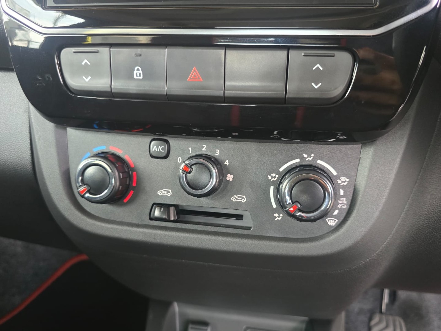 e51d1d09-fc38-44be-bf9b-71fbaf27dabd