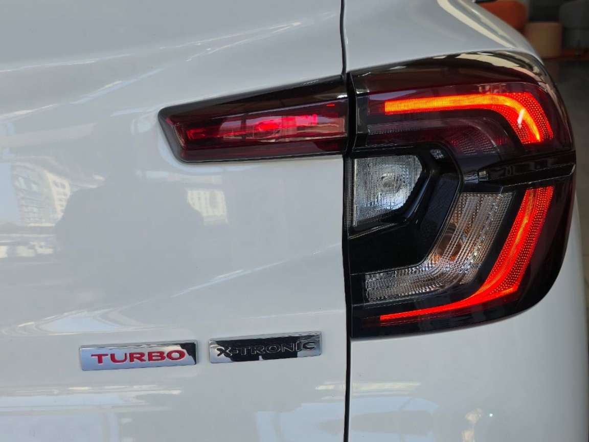 0b0765d8-309b-48b9-8817-7564355999c6