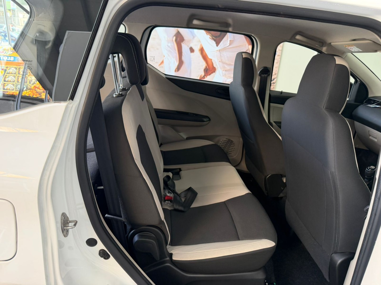 62b6aa5b-bea8-48e0-aa34-47ff35f67d0a