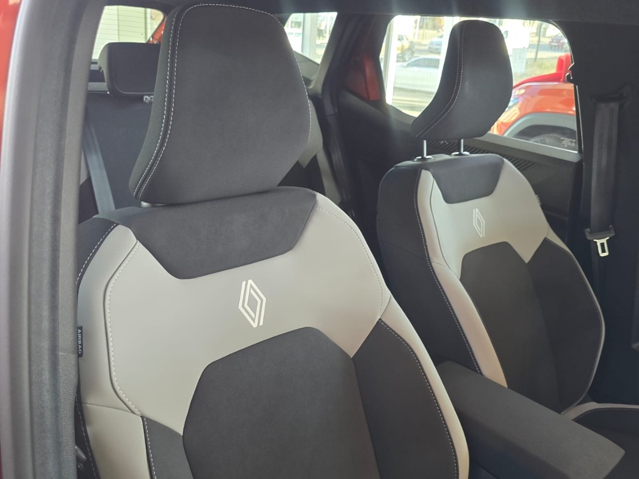 90b02b10-8a80-466c-b514-5eef2289793a