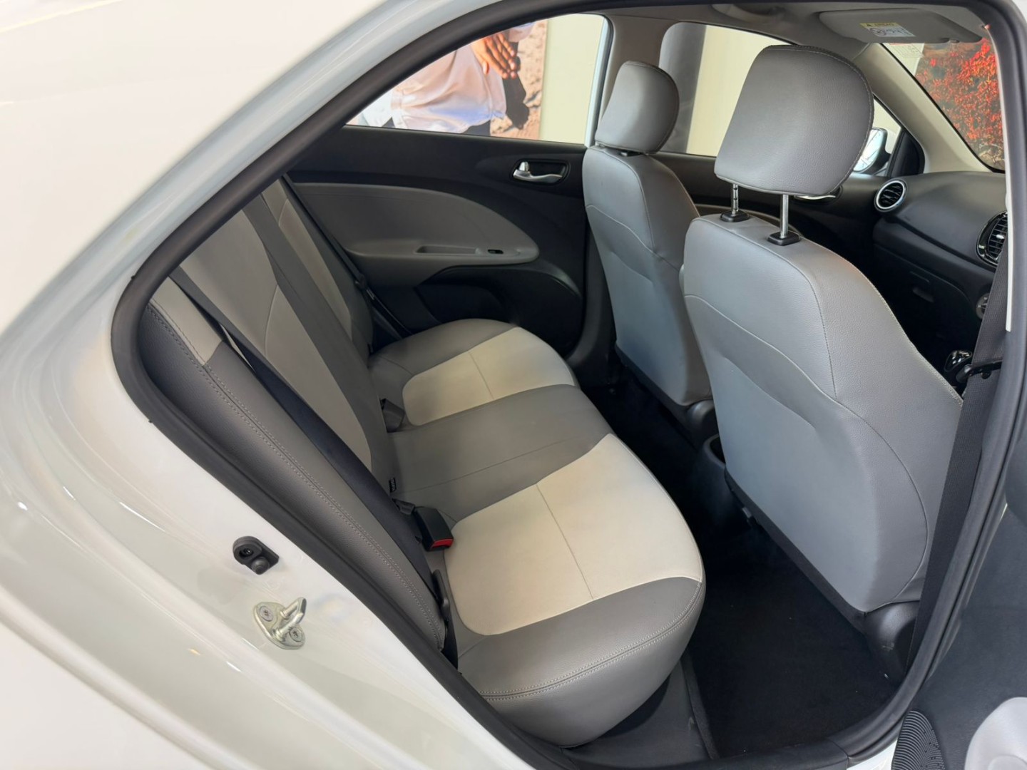 9dc4ddbc-053d-40f8-9683-4bb45285d74b