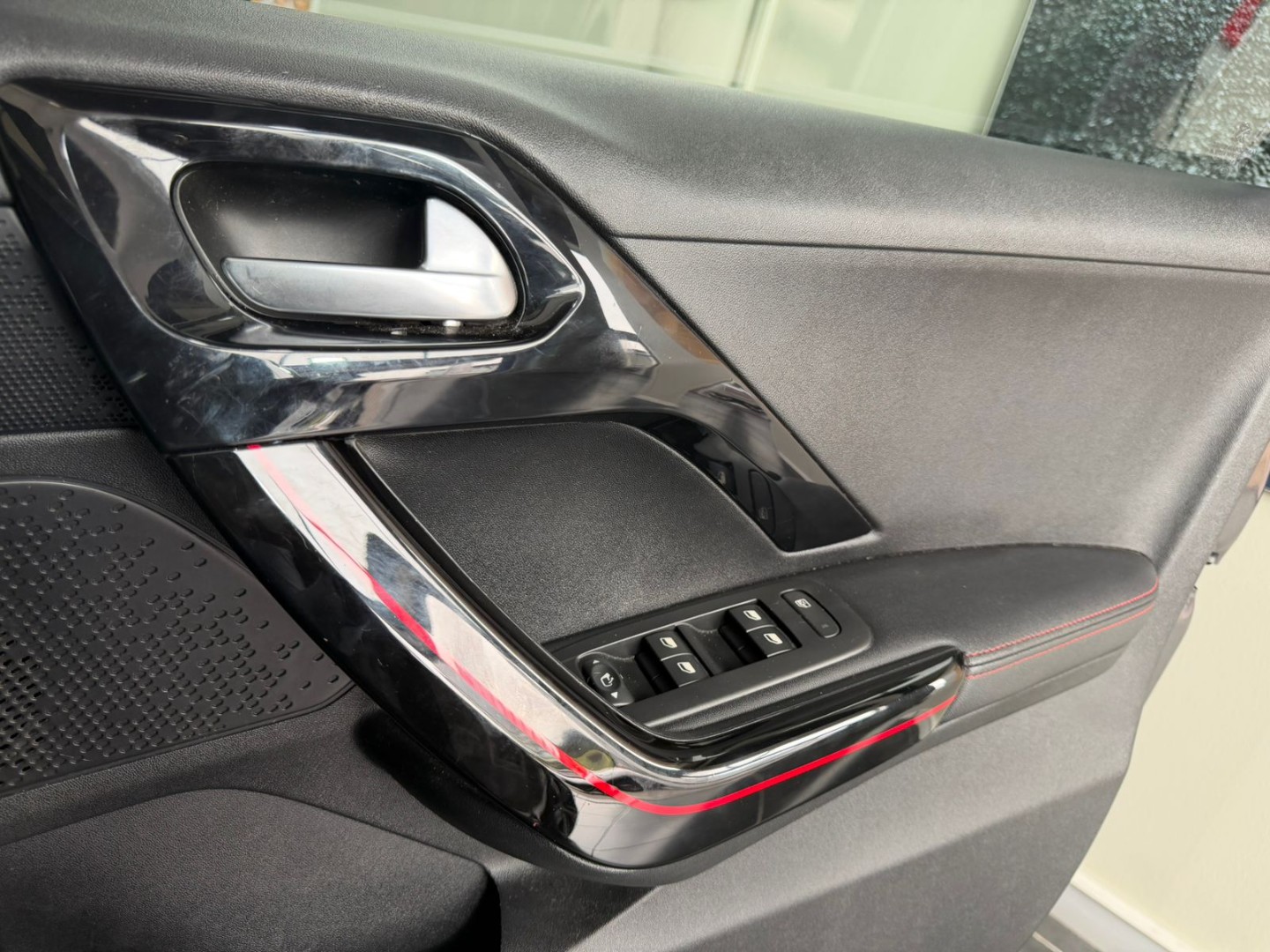 ef9b045f-0c0d-4756-828b-c2ef56a443d8